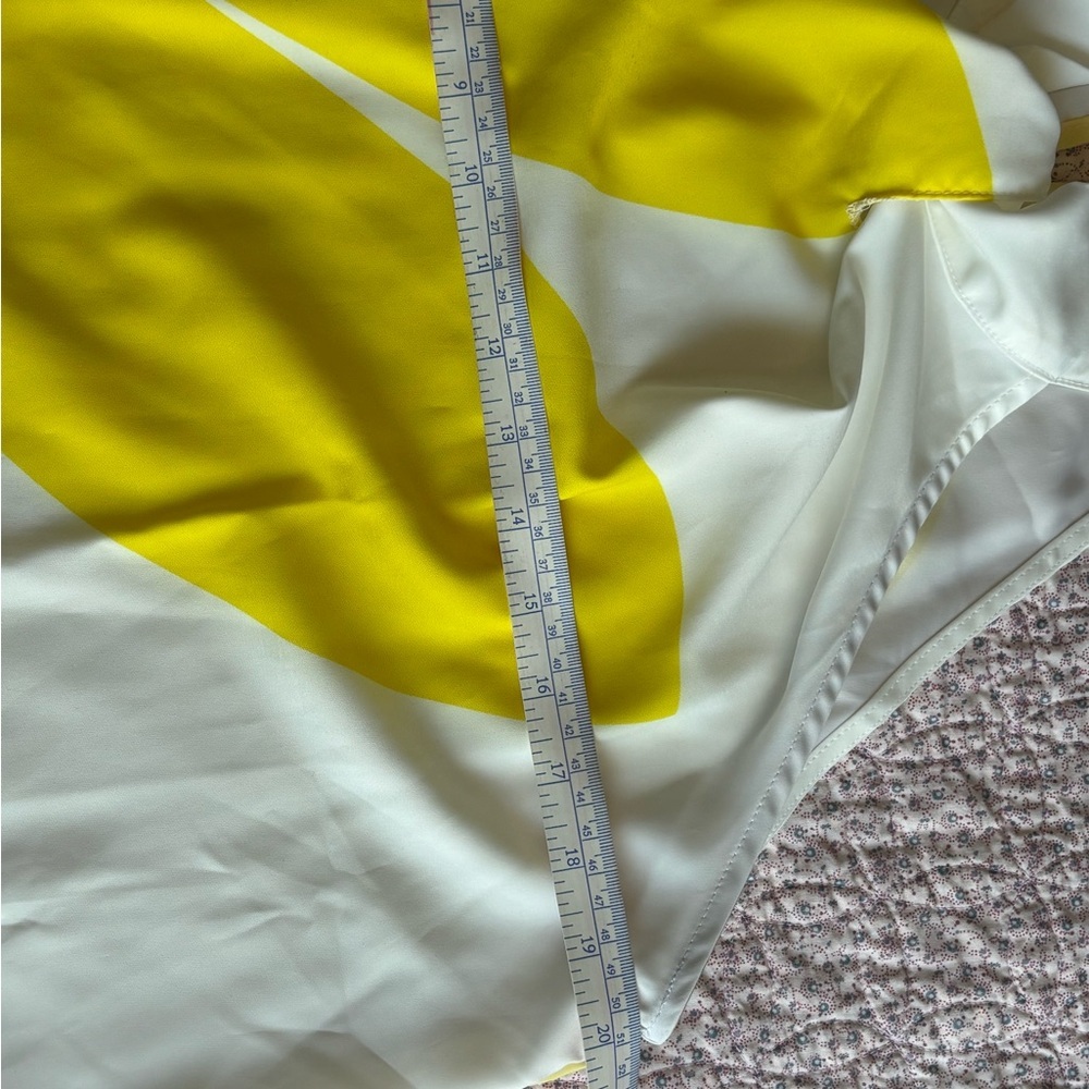 Elegant Yellow and White Halter Blouse - Picture 7 of 8